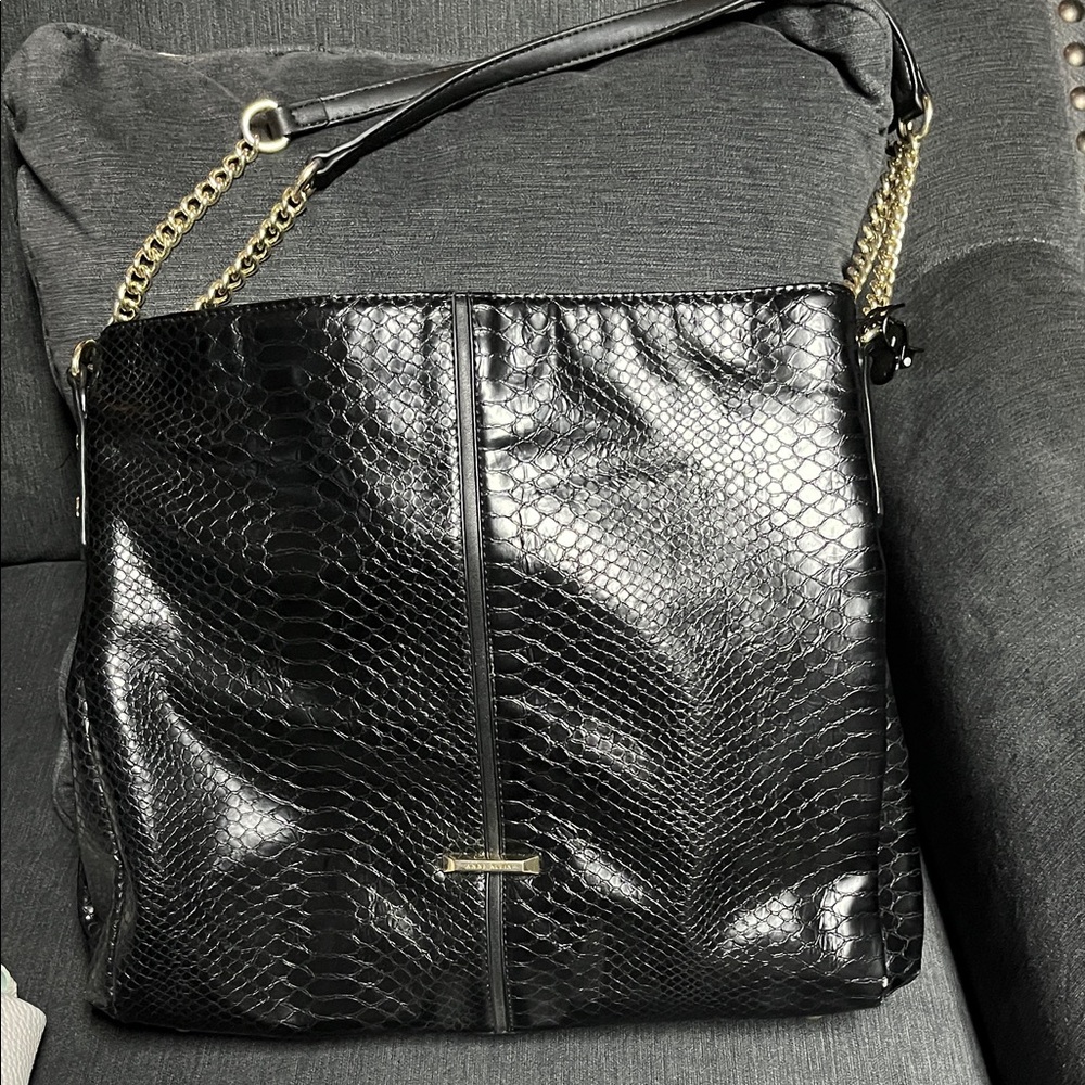Elegant Black Snake Print Shoulder Bag